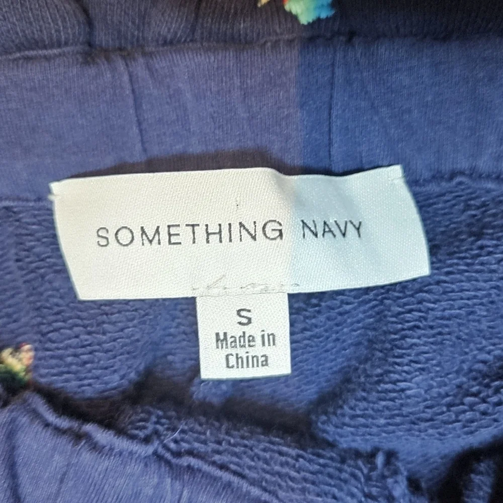 Something Navy The Hazel Paperback Sweatshorts Navy Blue Floral Embrodery Small